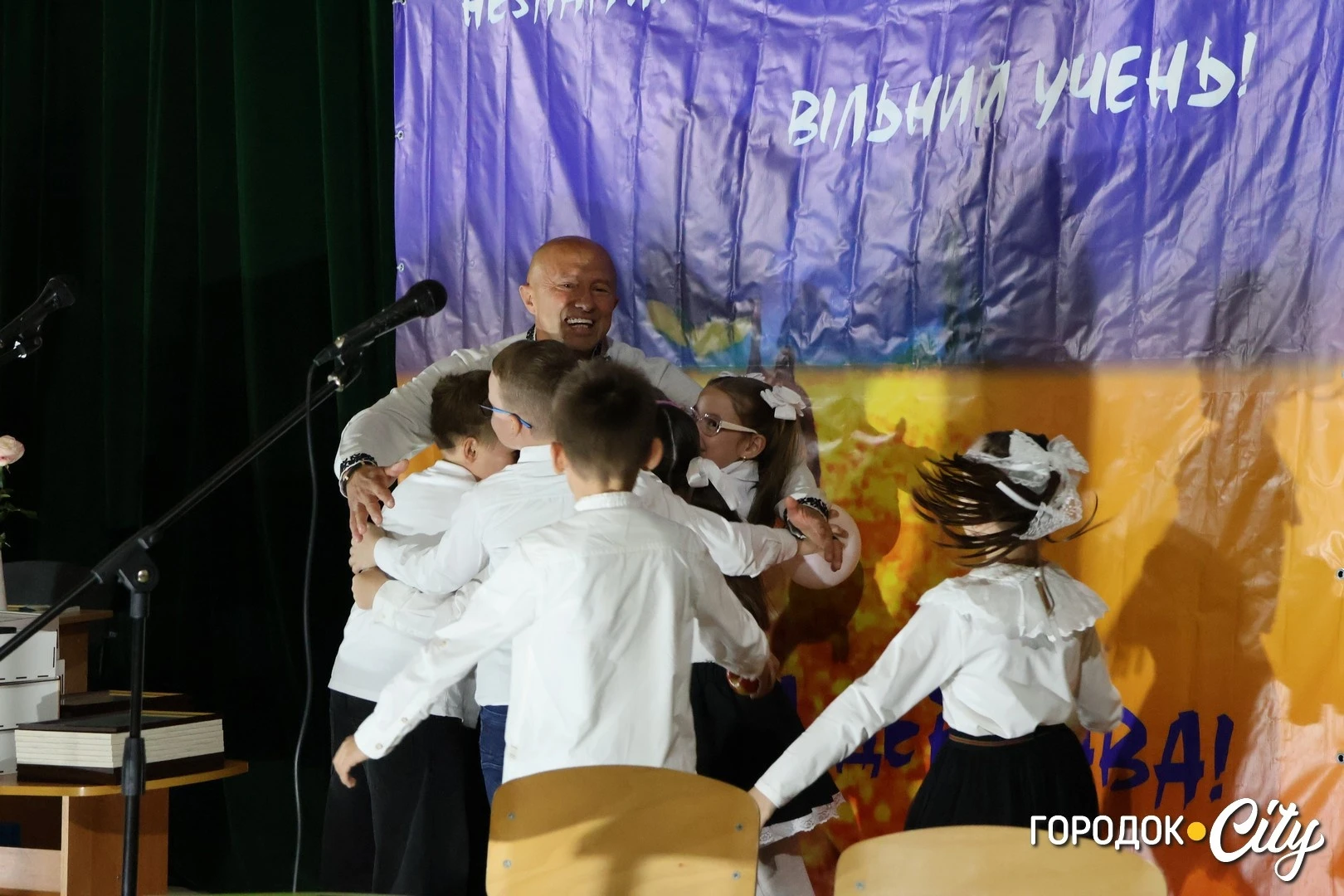 У Городку привітали працівників освіти з професійним святом