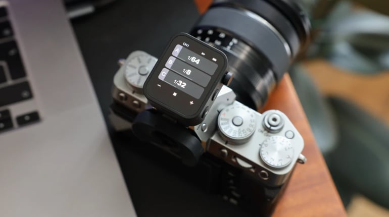 Огляд синхронізатора Godox X3-C (Xnano C) для Canon: сенсорний OLED-екран та реальні компроміси