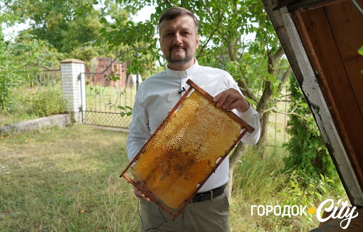 Отець Зіновій Маланюк.