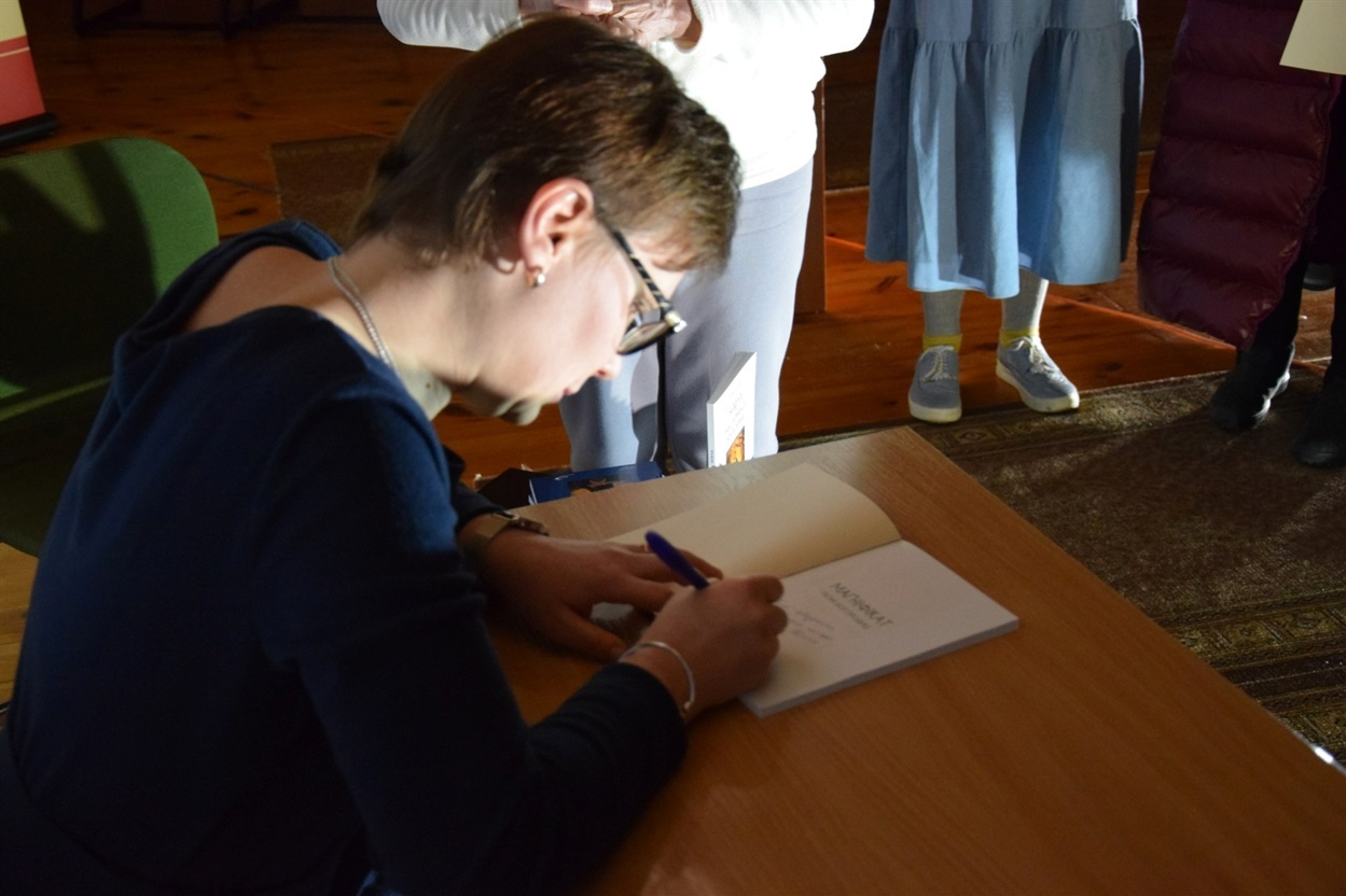 Ірина Сашко під час презентації своєї чергової книги