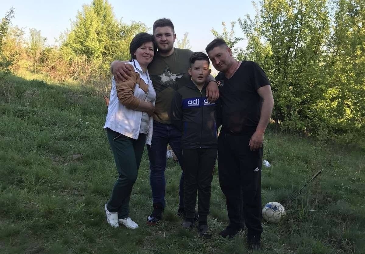 Сім'я Валентини Сапрун та Валентина Белова.
