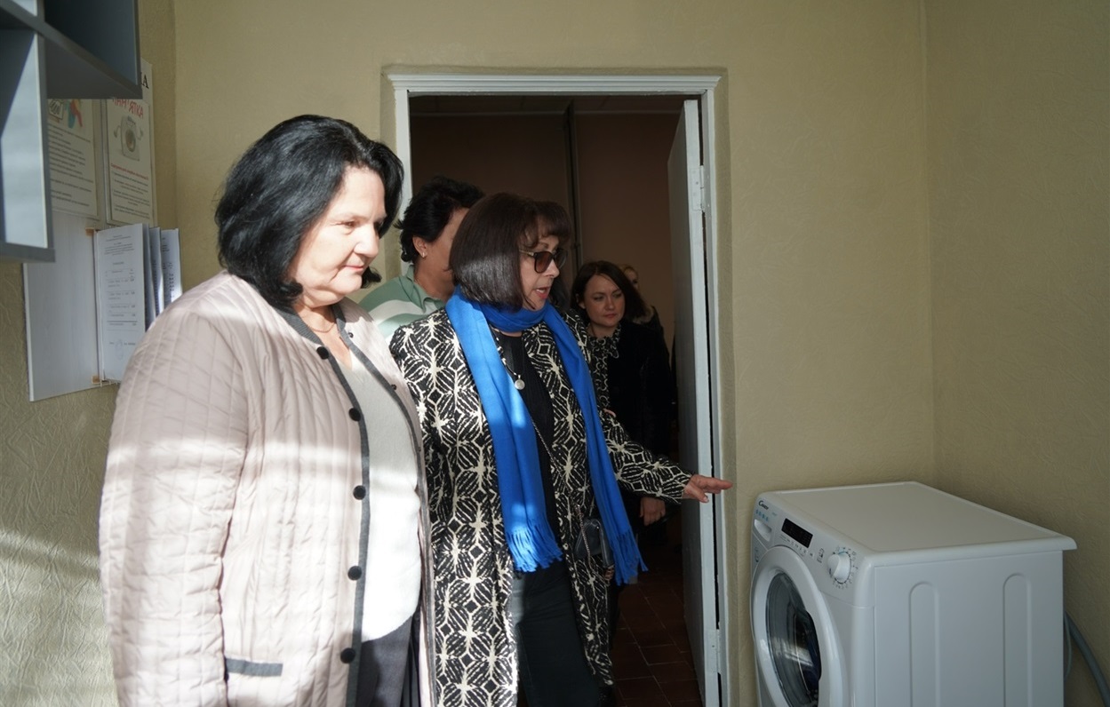 Три пральні машинки, які зараз встановлені у центрах гігієни громади — це подарунок від мешканців міста-побратима