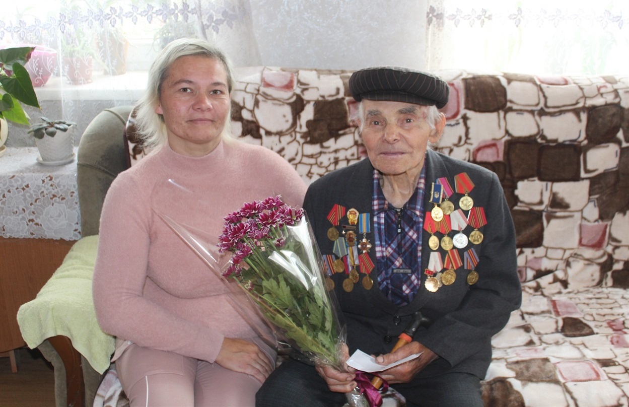 Ювіляр із онукою. 
