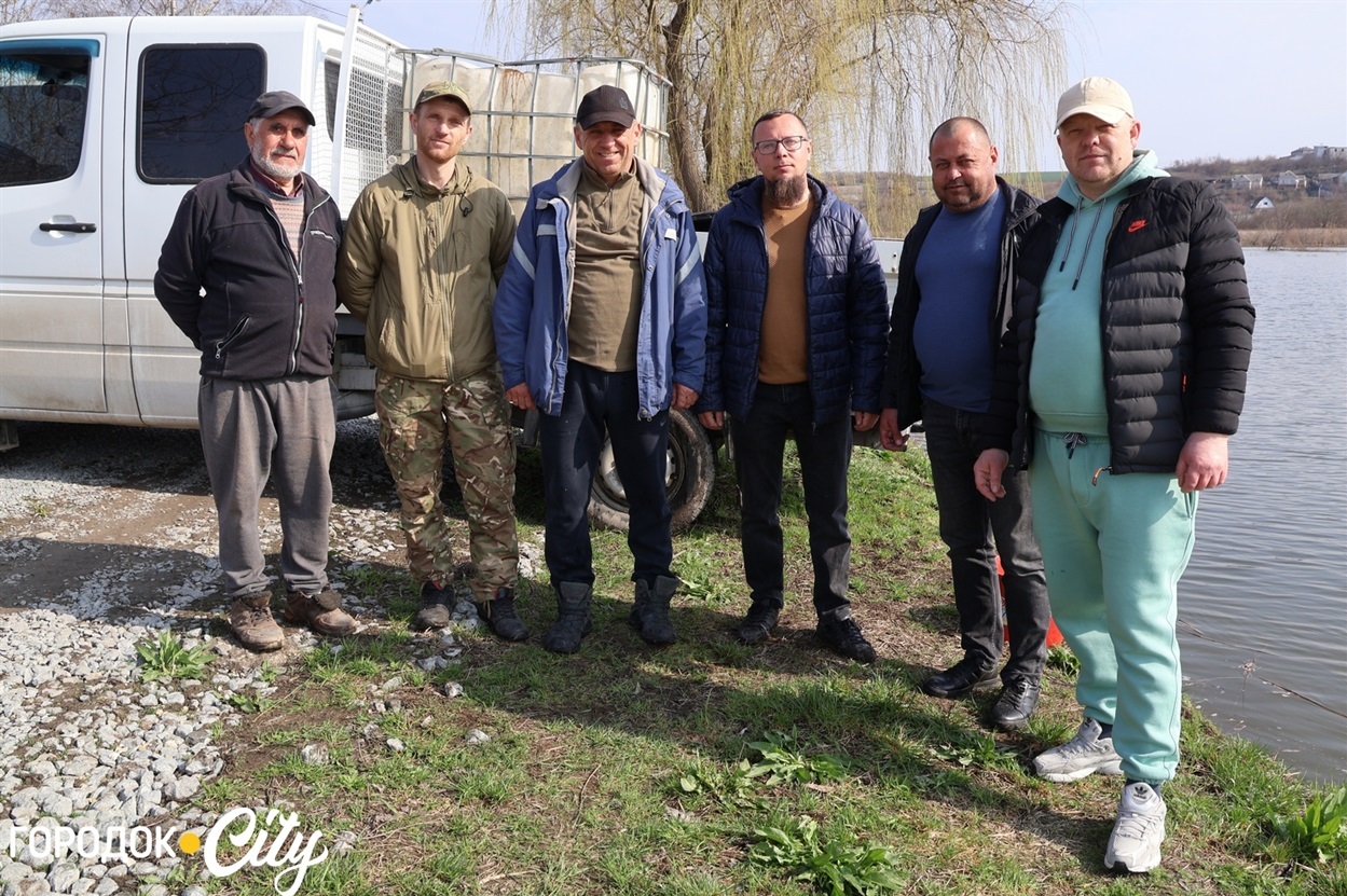  Активісти громадської організації «Городоцький рибачок» 
