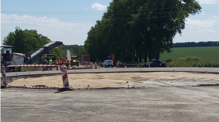 Ділянка автошляху загального користування регіонального значення Р-48 Кам’янець-Подільський – Сатанів – Війтівці – Білогір’я під час ремонту (2021 рік)