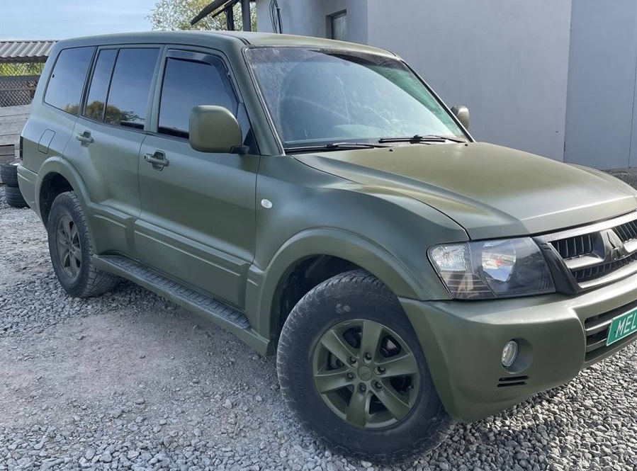 У Городку Максим автівку відремонтував та особисто доставив її на фронт.