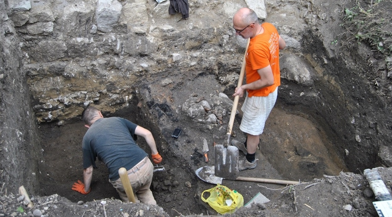 Досліджувати історичну частину міста вчені розпочали 20 серпня 2022 року.