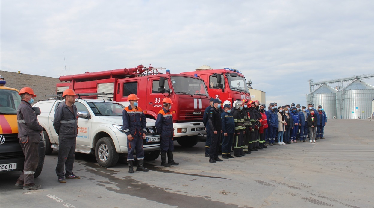 Мета навчань — вдосконалити злагодженість дій особового складу пожежно-рятувальної служби щодо ліквідації пожеж на об’єктах із масовим перебуванням людей.