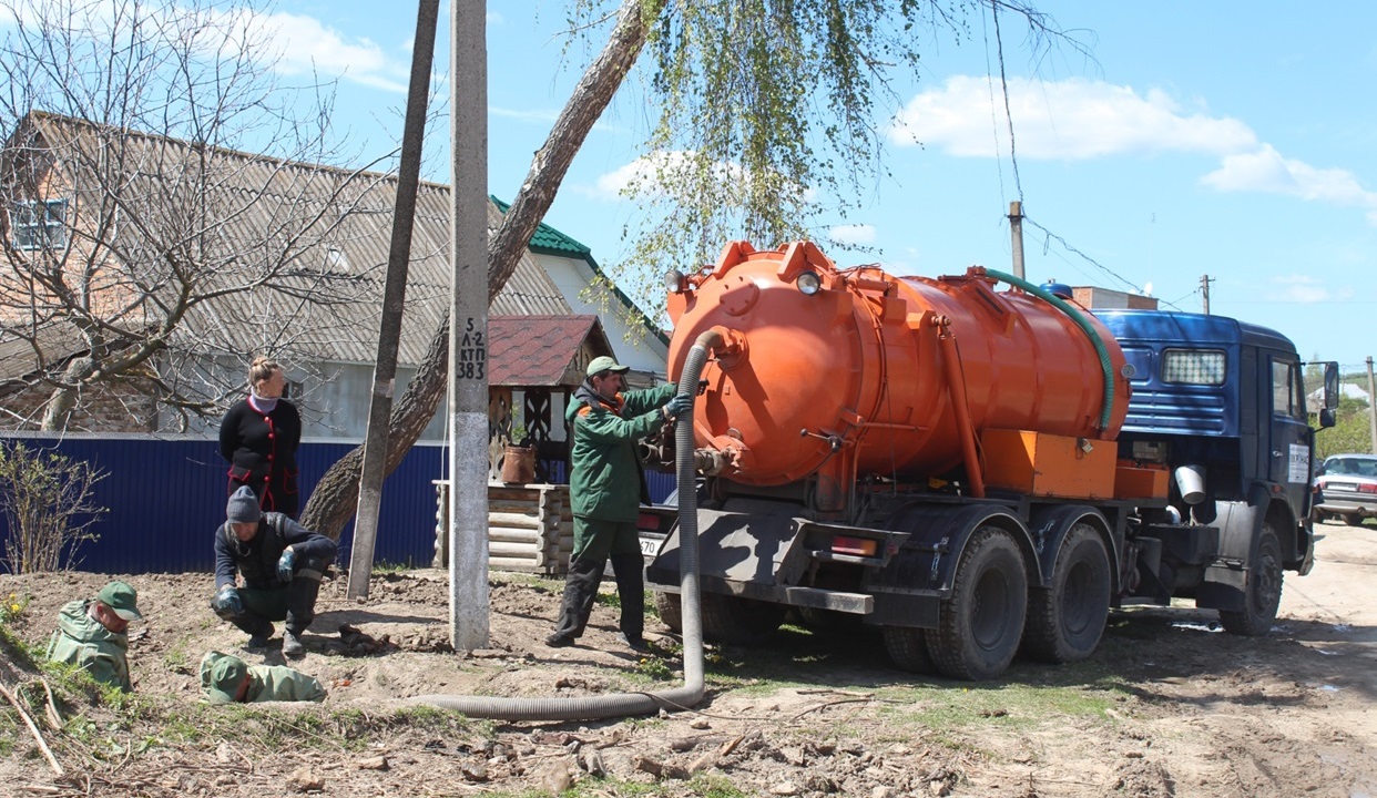 Працівники відділу з водопостачання та водовідведення КП "Городоккомунсервіс"