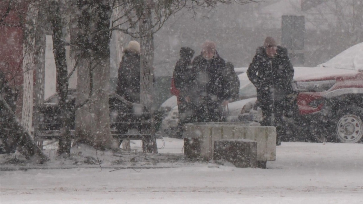 Комунальники просять городоччан без нагальної потреби не виходити з дому