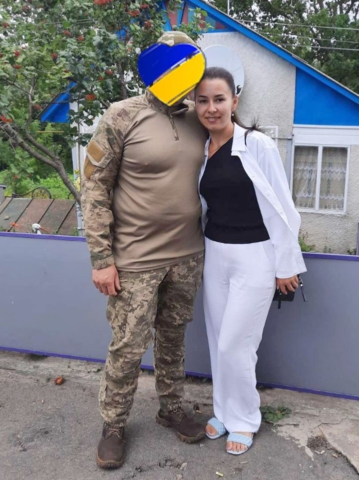 В часи війни Дмитро став захисником, а Аліна — волонтеркою.