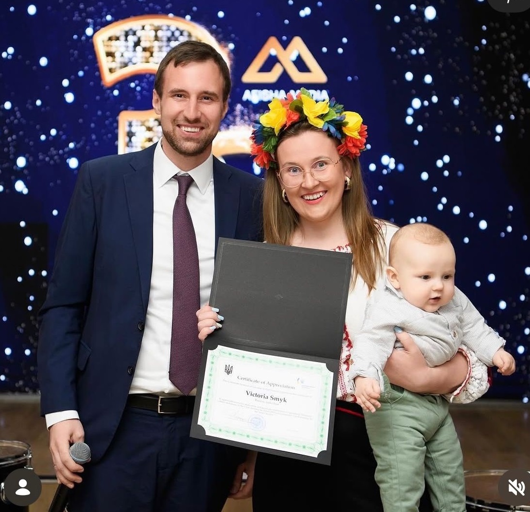 Представник з українського консульства