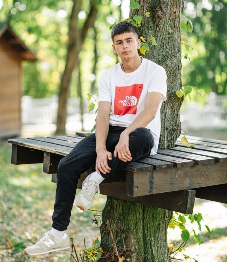 Назар Осяк