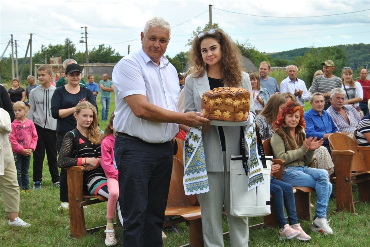 Також на свято завітали представники Городоцької влади. Зокрема, начальник відділу ЖКГ, інфраструктури та благоустрою Городоцької міської ради Сергій Літвінчук та депутатка Катерина Бігняк.
