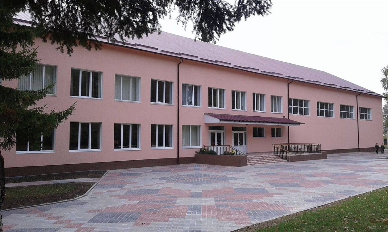 Зокрема на кабінет хімії потрібно 552 тисячі 300 гривень, із них 55 тисяч 230 гривень має профінансувати засновник.