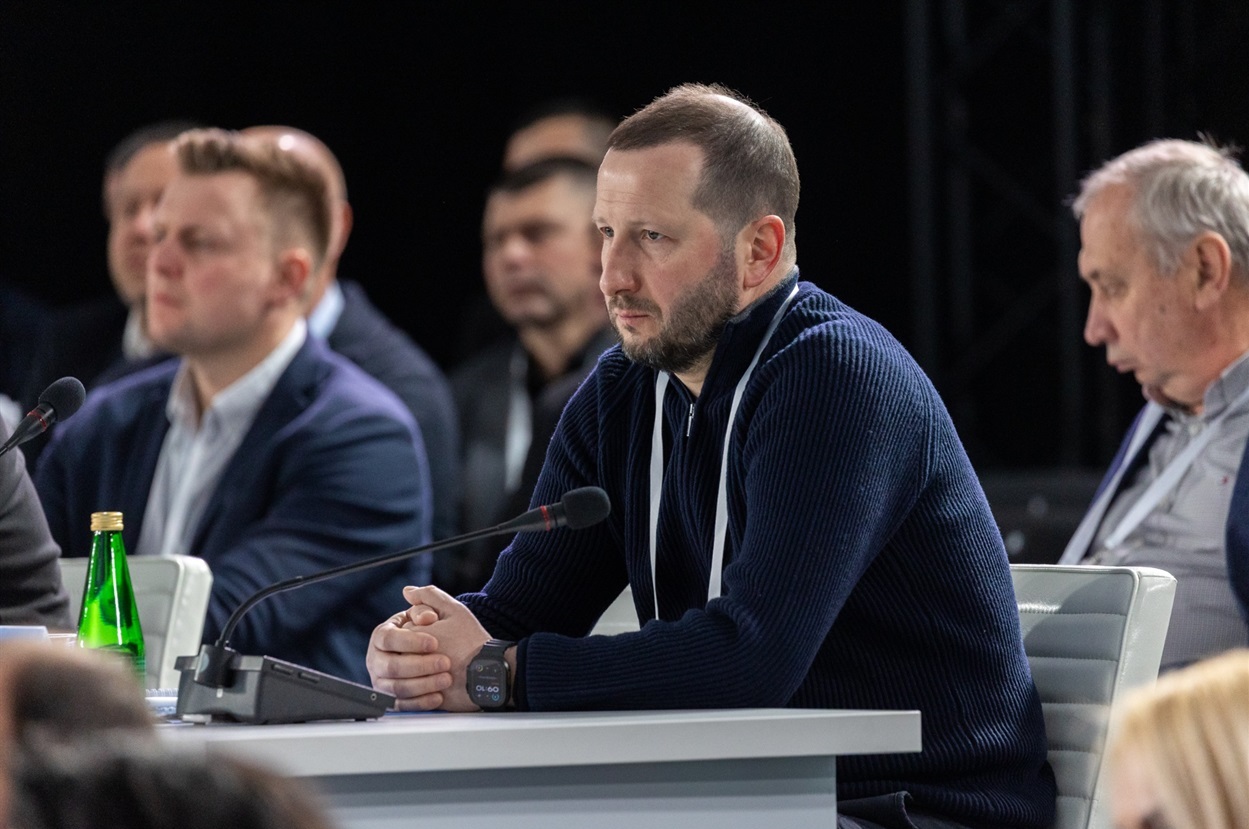 Начальник Хмельницької ОВА Сергій Тюрін під час Конгресу