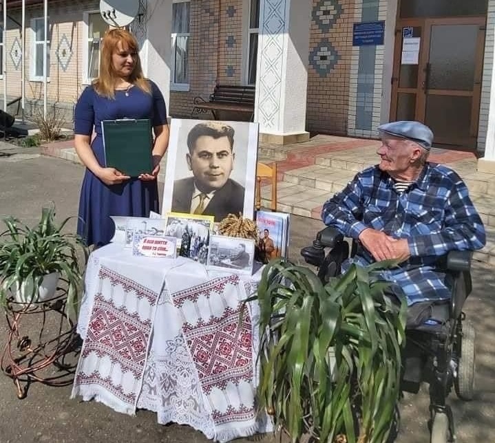  Мешканець Лісоводського будинку-інтернату завжди активний співбесідник.