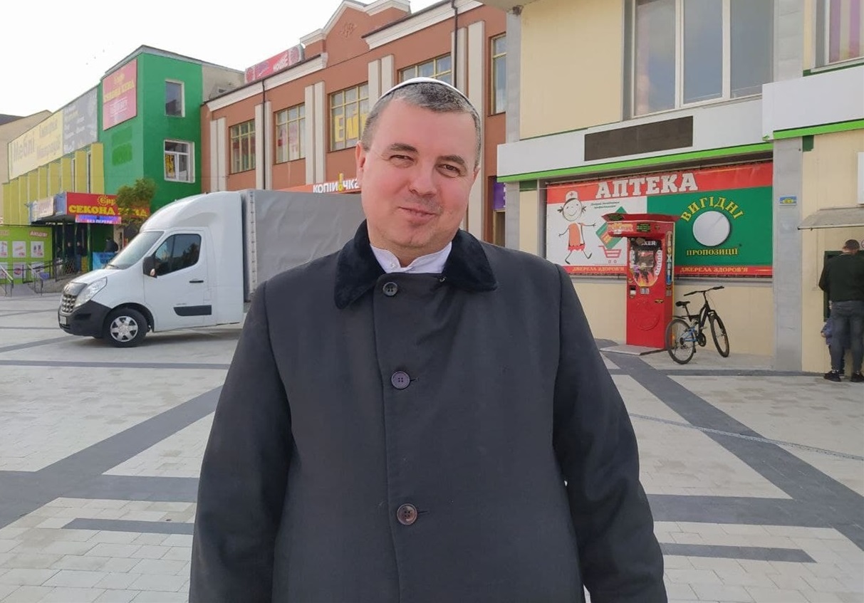 ЛАВРЕНТІЙ ЖЕЗІЦЬКИЙ, 43 роки, священик