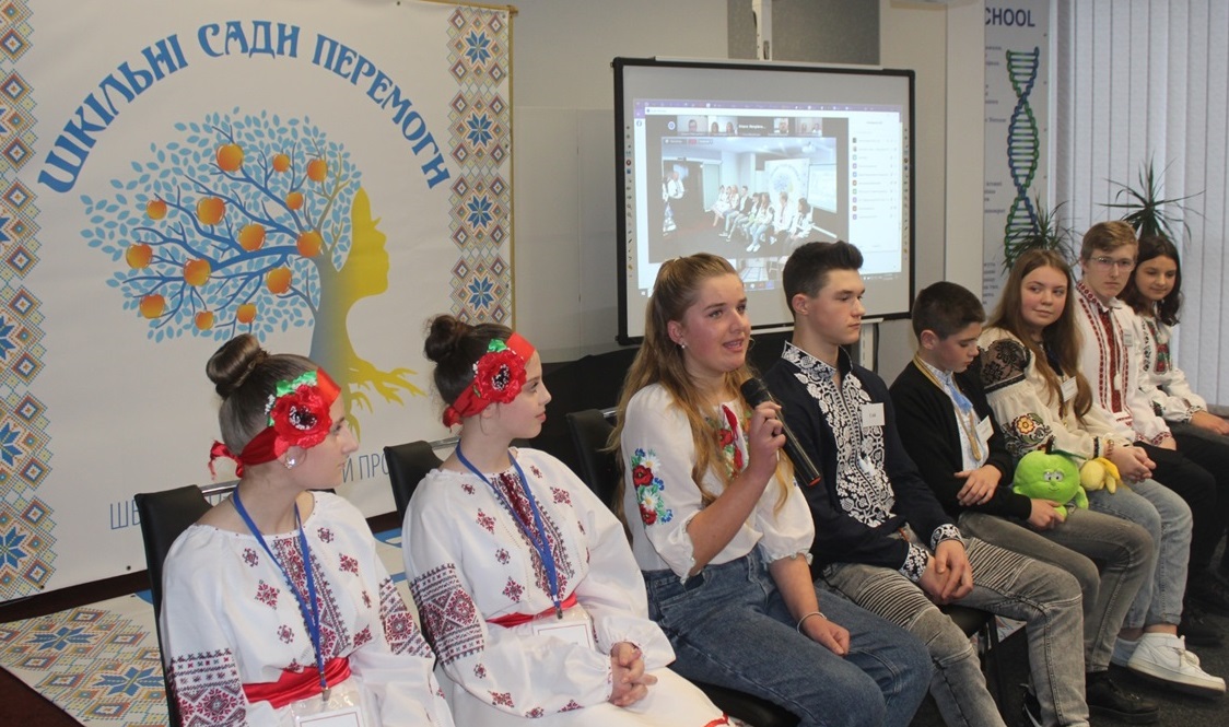 Учасники проєкту діляться враженнями від командної роботи.