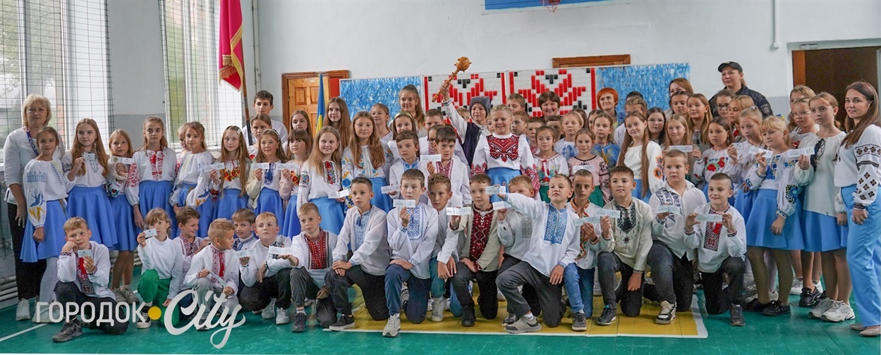 Тепер у лавах «Козацького джерела» налічується 273 юних патріоти, які готові продовжувати славні традиції козацтва.
