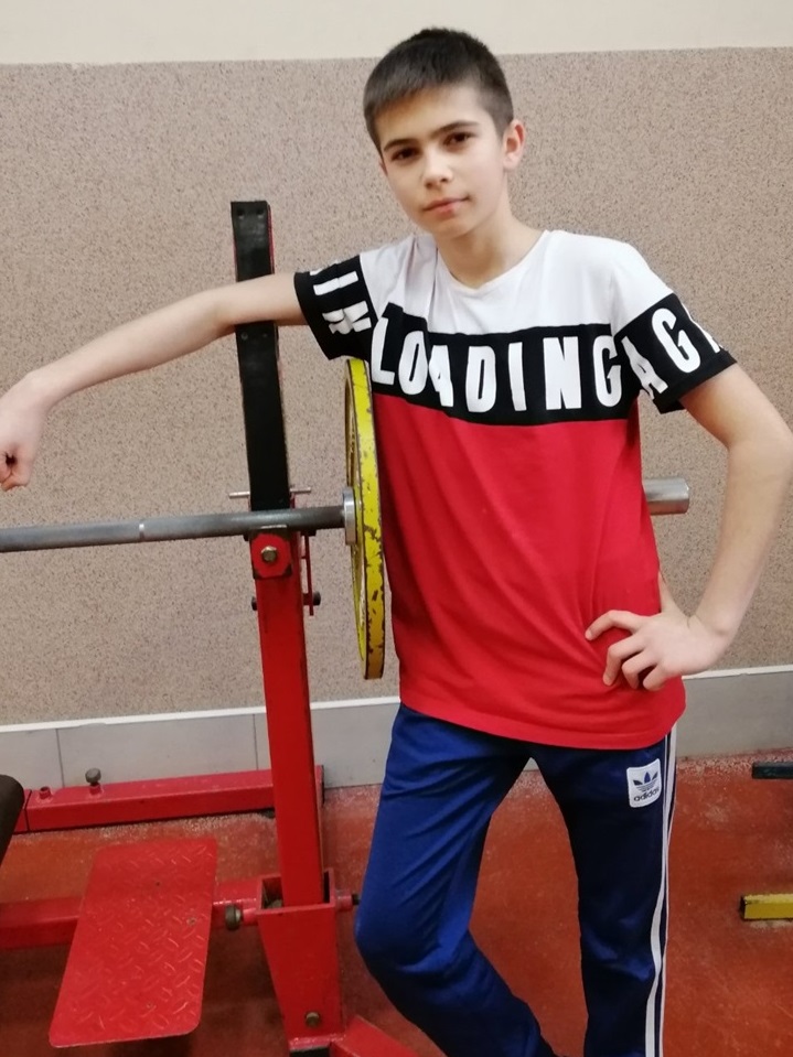 Золотий призер Чемпіонату області з пауерліфтингу Арсен Стецюк