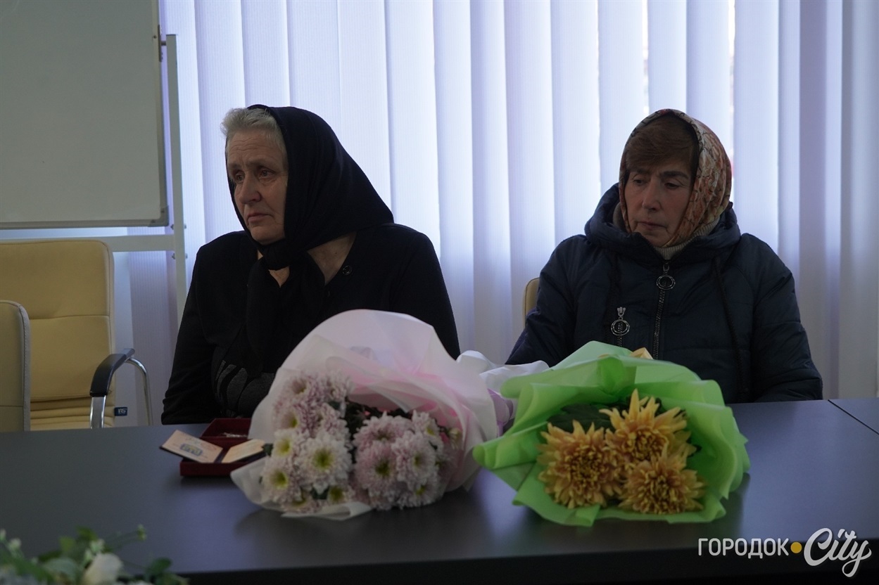 Мати та хрещена загиблого воїна