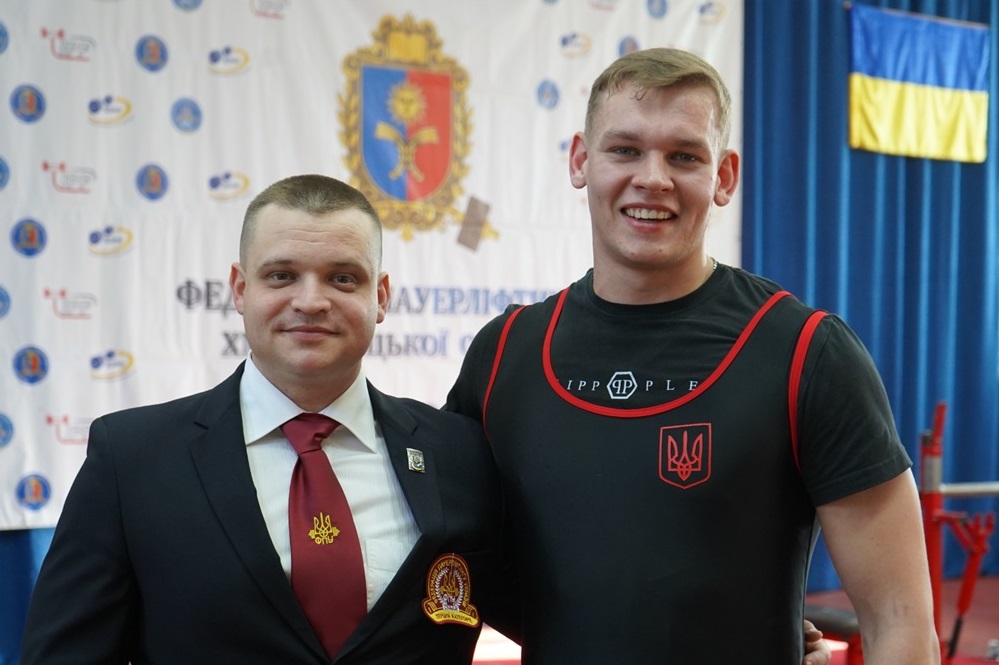 Владислав Черевик зі своїм тренером Василем Ретуковим.
