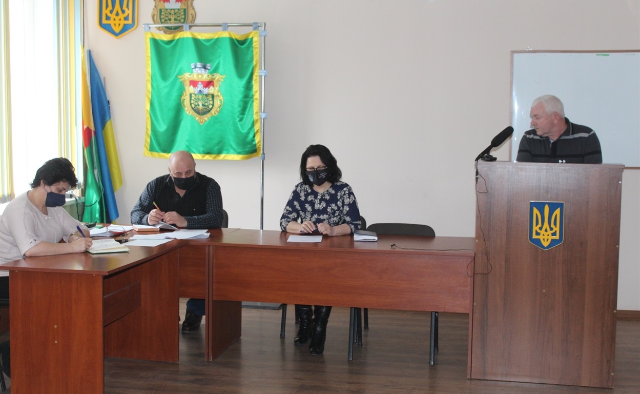 Завідувач Городоцьким районним лабораторним відділенням Олег Попович наголошує на необхідності додаткових обмежень у Городоцькій громаді