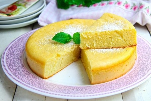 Три рецепти ніжного манника: традиційний, шоколадний та лимонний