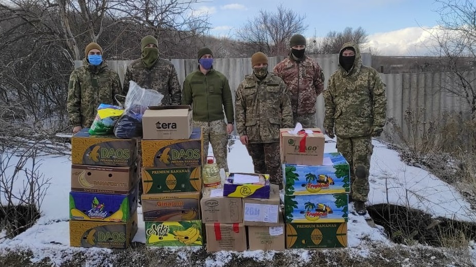 У Станиці Луганській допомогу отримали десантники 