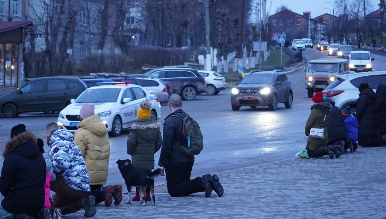 У Городку зустрічають полеглого воїна.