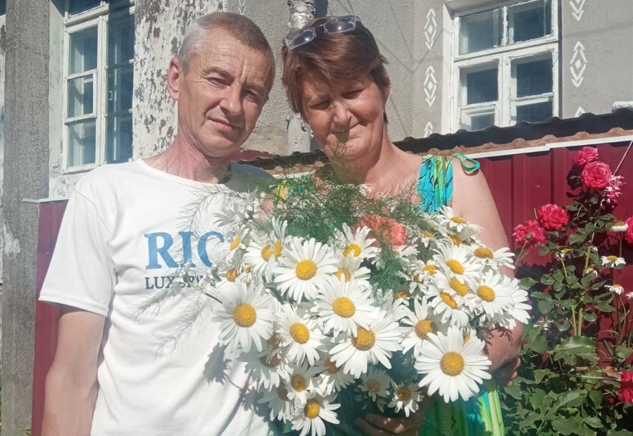 Пані Людмила з чоловіком.
