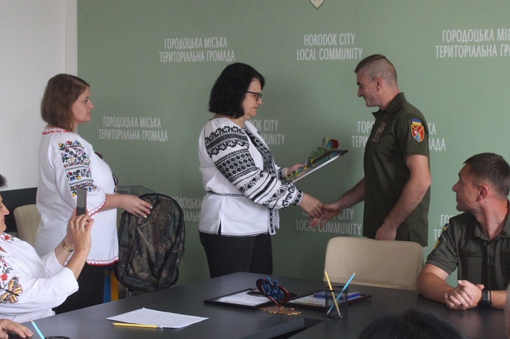 Подяки для військових.