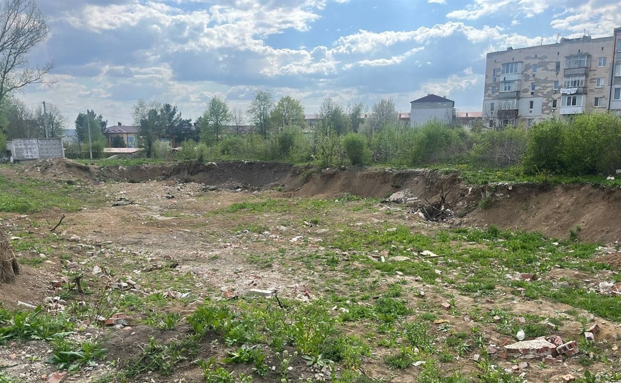 Земельна ділянка у Городку, на якій буде зведений багатоквартирний будинок.