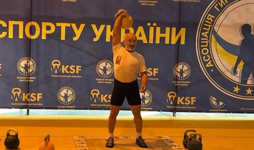 Спортсмен ветеран зазначає, що його головне завдання — популяризація гирьового спорту. 