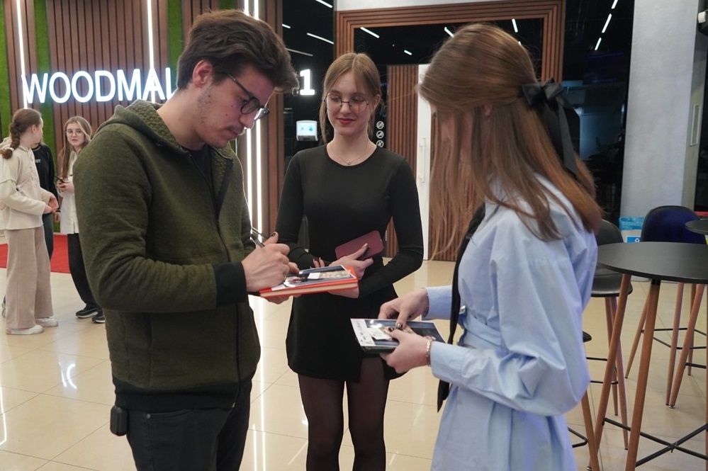 Автографи від Олександра Хоменка