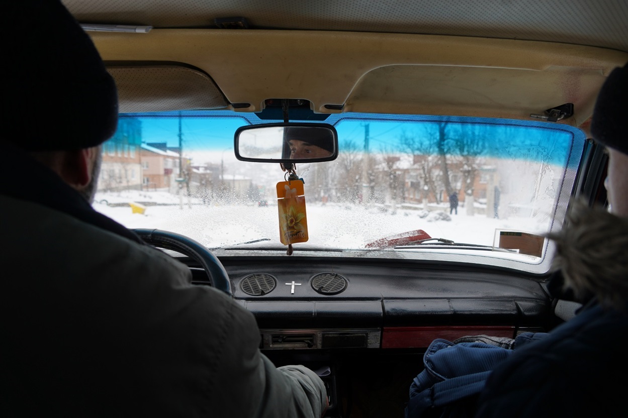 Дорожній майстер показує журналістам Городок.City, як працюють комунальники і які дороги розчищають