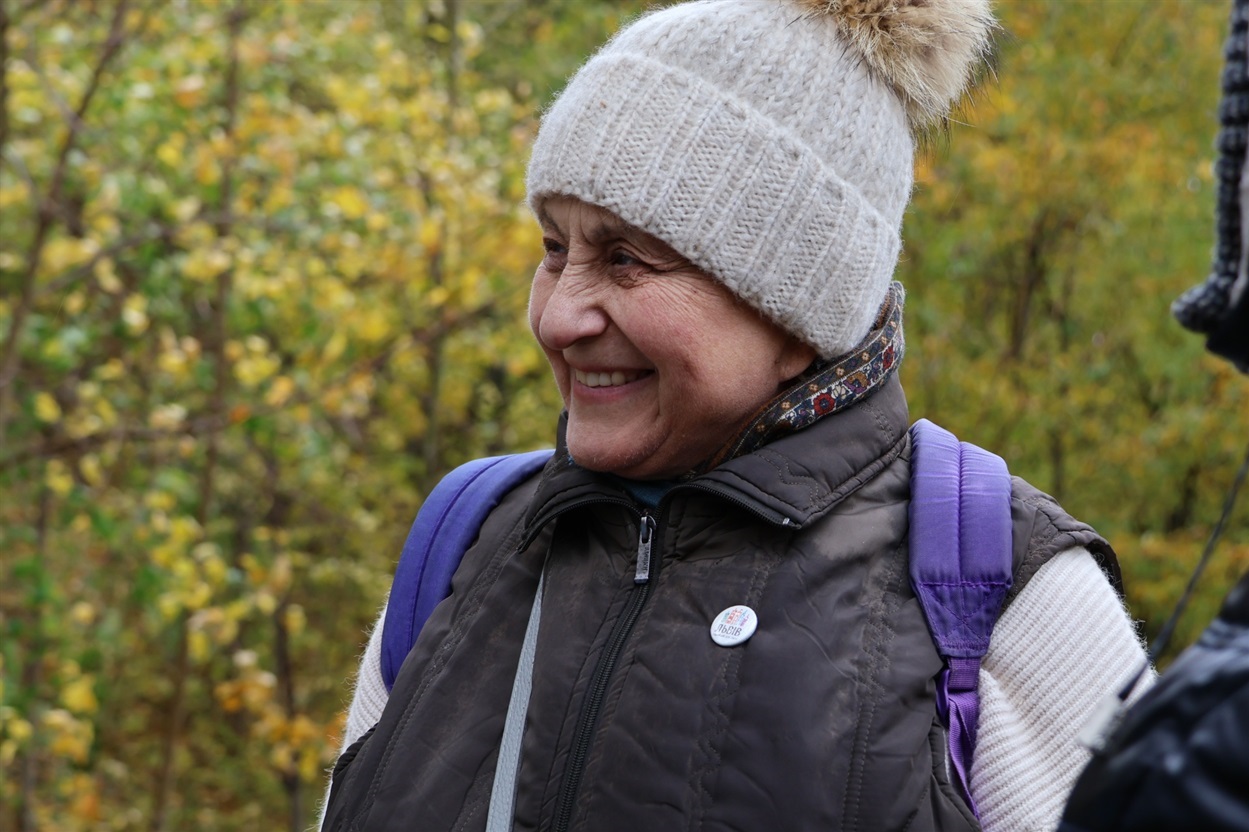 Створила спільноту Олена Верба — львів'янка у п'ятому поколінні, яка 17 років займається скандинавською ходьбою. 