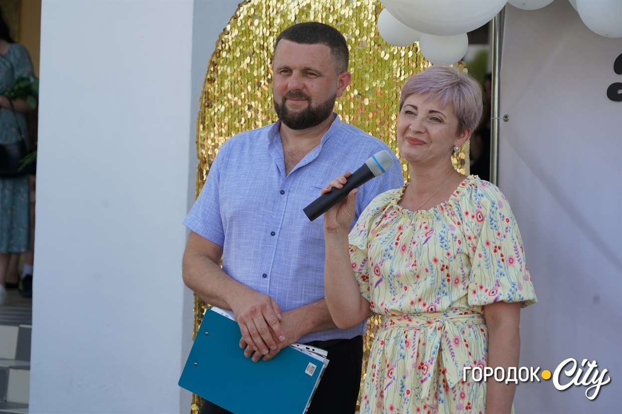 Батьки випускників.