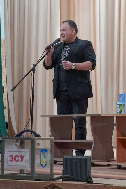 «Мене запросили — я приїхав»: у Городок завітав відомий священник-блогер Олексій Філюк