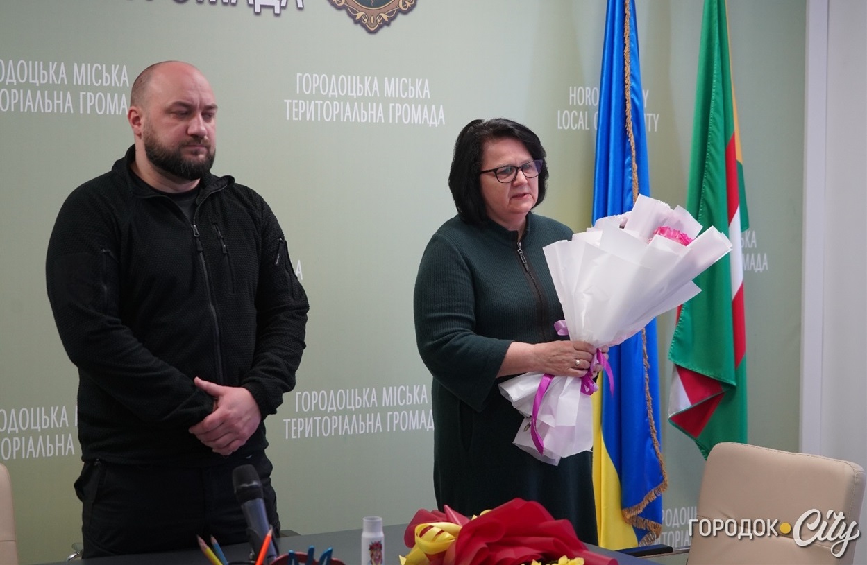 Рідним воїна нагороду передав начальник Хмельницької районної військової адміністрації Костянтин Кордонський.