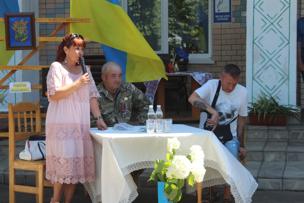 Леонід був бійцем спецпідрозділу «Дніпро-1» Добровольчого українського корпусу «Правий сектор» та капітаном запасу. Воював п’ять місяців.
