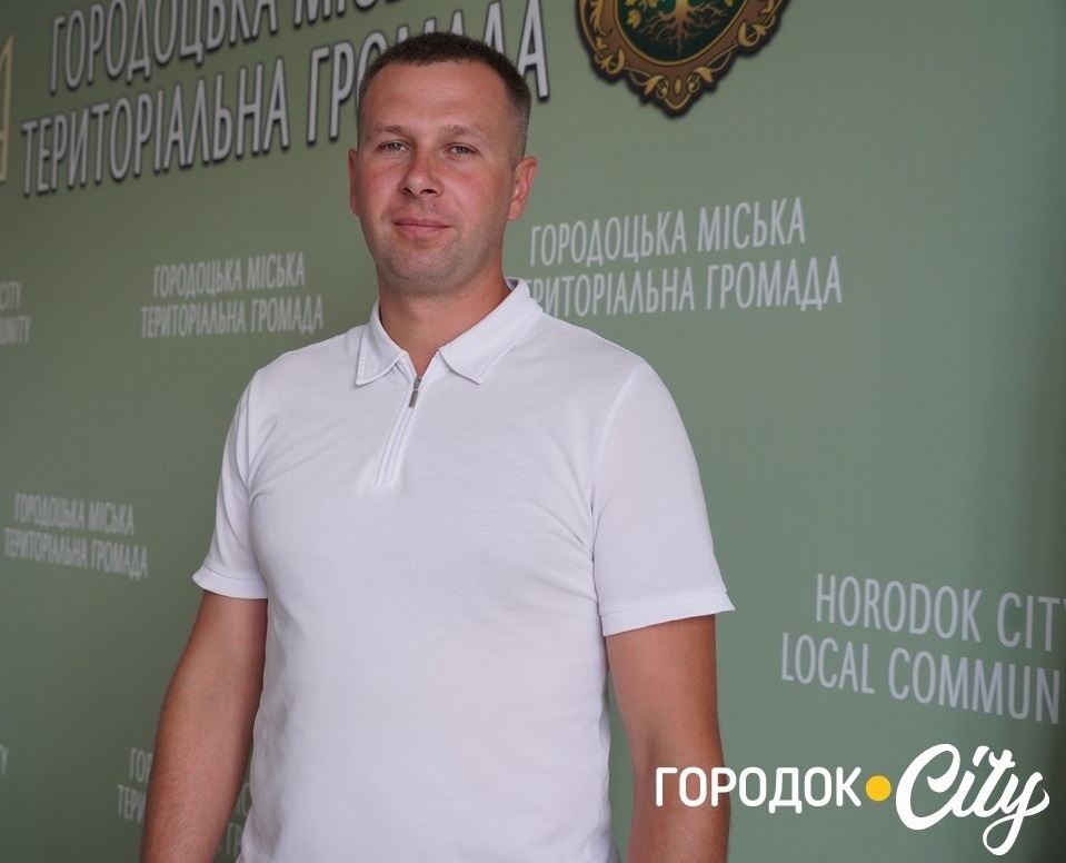 Дмитро Варшавський.