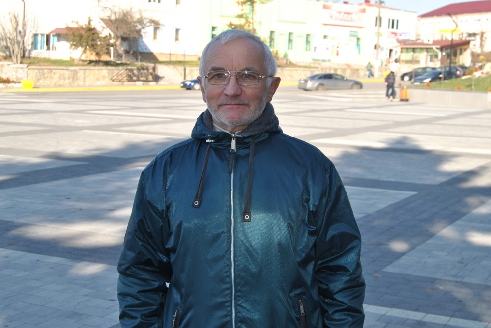 На знак протесту — Костянтин Омельчук не голиться вже декілька днів.