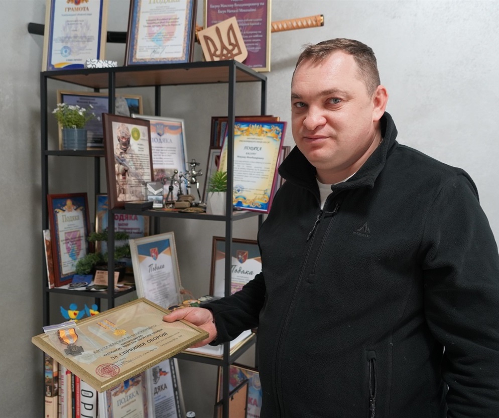 МАКСИМ БАСУН голова БФ «Єдність громади — шлях до перемоги». У листопаді 2024 року за допомогу ЗСУ отримав відзнаку від міністра оборони України. 