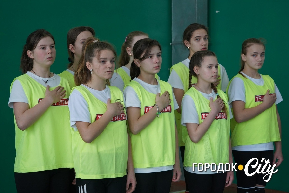 Команда волейболісток із Пільного Олексинця