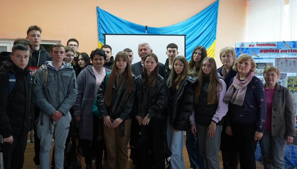 Учасники заходу до 37-ї річниці аварії на Чорнобильській АЕС.