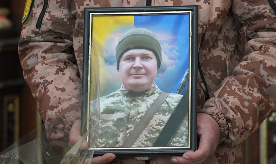 Олександр Чеховський народився 14 березня 1987 року. Помер — 22 квітня 2023.