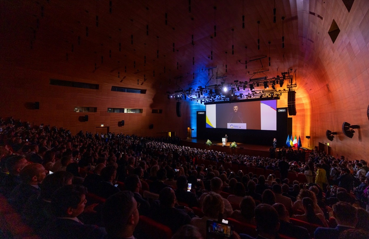 Делегація Хмельниччини на Ukraine Recovery Conference 2025 у Римі.