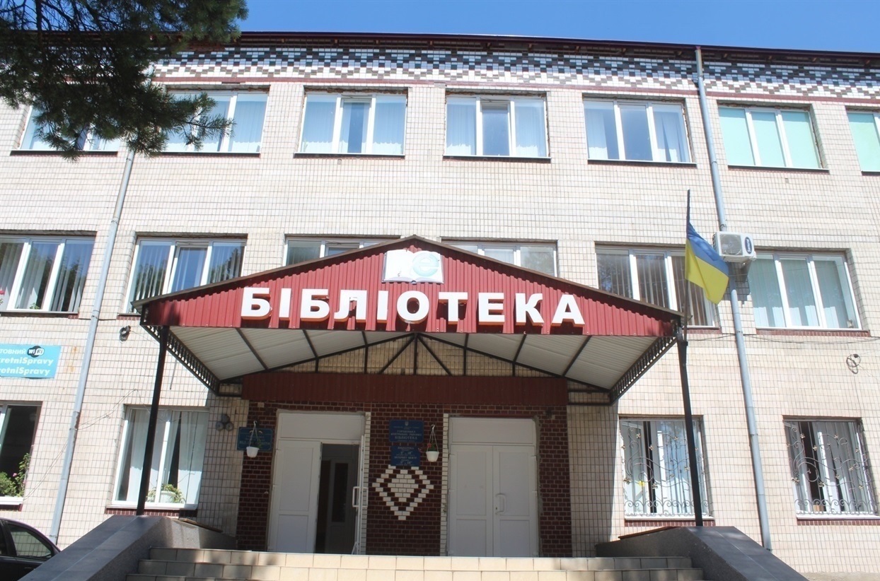 Нагадаємо, що Городоцька бібліотека чекає на читачів щодня, окрім суботи. З понеділка по четвер заклад працює з 8:00 до 17:00, у п’ятницю двері відчинені до 16:00, а в неділю — з 9:00 до 16:00.